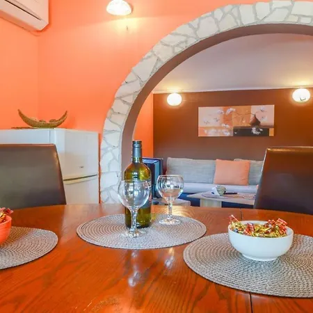 Casa de Férias Holiday Davor Ližnjan